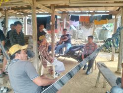 Kapolsek Lappariaja bersama Kanit Intel Lakukan Sambang di  desa SengengpaliE, Wujudkan Kamtibmas Kondusif