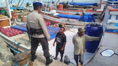 Aktif Lakukan Polmas Perairan Satpolairud Polres Bone, Sampaikan Pesan Kamtibmas Perairan
