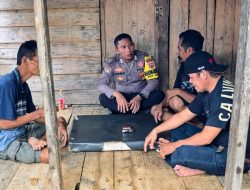 Aktif Sambangi Pos Ronda, Bhabinkamtibmas Panyula Ajak Warga Tingkatkan Kewaspadaan