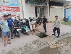 Sambang Rutin, Bhabinkamtibmas Pantau Situasi Lingkungan di Jalan Sukawati