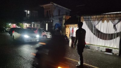 Personel Polsek Lappariaja Laksanakan Pengaturan Lalu Lintas di Pesta Perkawinan