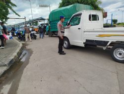 Agar Berlajan Aman dan Tertib, Anggota Piket Satpolairud Polres Bone Lakukan Pengamanan Aktivitas Penyeberangan
