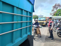 Berikan Rasa Aman, Polsek Awangpone Pengamanan dan Pengaturan di Pasar Paccing 