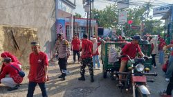 Meriahkan HUT ke-40 Makassar Raya Motor Daihatsu, Warga dan Aparat Gelar Kerja Bakti Bersama di Kelurahan Jeppe’e