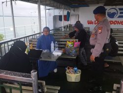  Satpolairud Polres Bone Pantau Aktivitas Penyeberangan di Pelabuhan Bajoe, Demi Keamanan dan Kenyamanan Penumpang