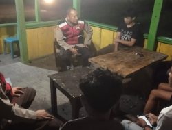 Personel Polsek Barebbo Gencarkan Patroli Biru, Imbau Warga Jaga Kamtibmas