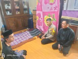 Bhabinkamtibmas dan Lurah Bajoe Datangi Rumah Korban Meninggal Dunia Akibat Banjir