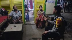 Sambangi Wilayah Binaan, Bhabinkamtibmas Polsek Barebbo Imbau Warga Waspada Pencurian 