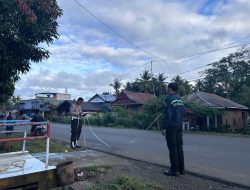 Personel Polsek Bengo Gerak Cepat Datangi TKP Lakalantas di Desa Liliriawang