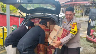 Polisi Hadir Kawal Bantuan Banjir untuk Warga Masumpu, PT SGN Arasoe Salurkan Logistik Kemanusiaan