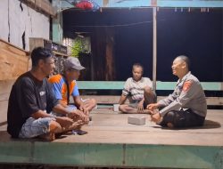 Bhabinkamtibmas Polsek Ajangale Sambangi Satkamling dan Sampaikan Pesan Kamtibmas