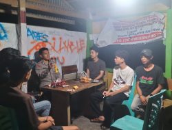 Bhabinkamtibmas Polsek Barebbo Ajak Warga Aktifkan Ronda Malam di Desa