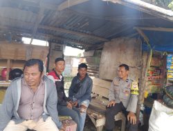 Pererat Kemitraan dengan Warga, Aipda Andi Masriadi Kunjungi Satkamling di Wilayah Binaan