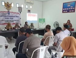 Bersinergi di Desa Binaan, Bhabinkamtibmas Brigpol Citra Demmu Hadiri Kegiatan Pelantikan Perangkat Desa