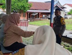 Bripka Saharuddin Lakukan Sambang dan Ajak Warga Untuk Menjaga Kamtibmas di Lingkungan Mereka