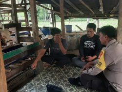 ‎Bhabinkamtibmas Desa Siame Berikan Himbauan Kamtibmas Saat Sambangi Warga di Desa Binaannya