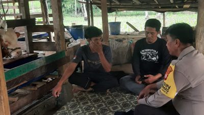 ‎Bhabinkamtibmas Desa Siame Berikan Himbauan Kamtibmas Saat Sambangi Warga di Desa Binaannya