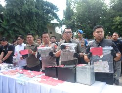 Ditreskrimum Polda Sulsel Gelar Konferensi Pers Pengungkapan Tindak Pidana Pencurian dengan Pemberatan dan Penadahan