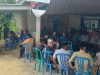 Kapolsek Ponre didampingi bhabinkamtibmas melayat ke rumah salah seorang warga desa Bolli yang sedang berduka