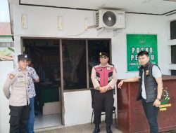 Personel Polsek Ajangale Laksanakan Pengamanan Sidang Keliling Pengadilan Negeri Watampone di Pompanua