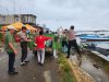 Kerja Bakti, Kapolsek Pelabuhan Hadir Bersama Lakukan Bersih Lingkungan