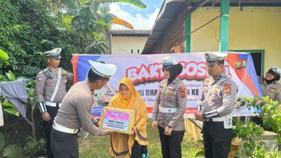 Peringati HUT Bhayangkara ke-80, Satlantas Polres Bone Gelar Baksos