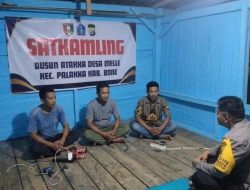 ‎Sambangi Pos Kamling, Bhabinkamtibmas Sampaikan Pesan Kamtibmas kepada Warga