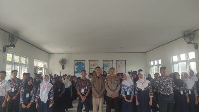 Edukasi Generasi Muda, Kapolsek Salomekko AKP Darfin Tahrir Jadi Pemateri di SMAN 21 Bone