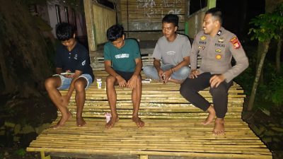 Jaga Kondusivitas Wilayah, Briptu Irfan Rahman Gencarkan Kegiatan Sambang Warga di Salomekko