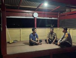 Sambangi Pos Kamling, Bhabinkamtibmas Pastikan Kamtibmas Tetap Terjaga