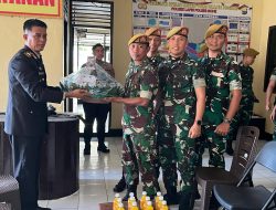 Yon Armed Kawali Lappacenrana Beri Kejutan HUT Bhayangkara ke-80, Pererat Sinergitas TNI-Polri di Mapolsek Lappariaja