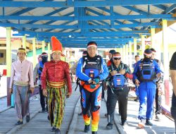 Semarak HUT ke-81 RI, Kapolda Sulsel Kibarkan Bendera Merah Putih di Wilayah Kepulauan Makassar