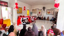 Kompak Bersama Pemerintah Kelurahan, Bhabinkamtibmas Kawal Penyaluran MBG di Waetuwo