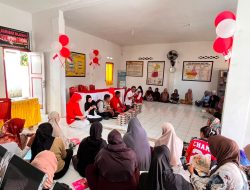 Kompak Bersama Pemerintah Kelurahan, Bhabinkamtibmas Kawal Penyaluran MBG di Waetuwo