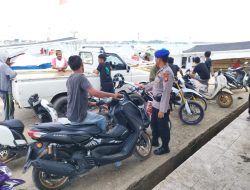 Ingatkan Hal Ini Kepada Nelayan, Personil Satpolairud Polres Bone Lakukan Polmas Perairian Di PPi Lonare