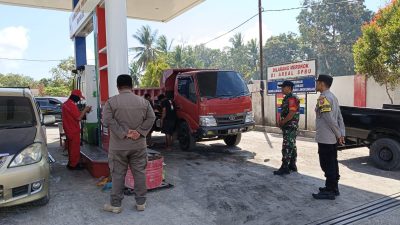 Polisi Hadir di Tengah Antrean BBM, Arus Lalu Lintas Tetap Lancar dan Terkendali