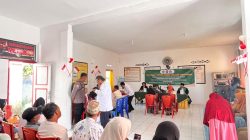 Hadir di Wilayah Binaan, Bhabinkamtibmas Aipda Hamdan Pantau Pelayanan Terpadu Isbat Nikah di Waetuwo
