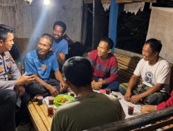 Bhabinkamtibmas Polsek Amali Tingkatkan Pembinaan Satkamling di Desa Binaannya