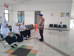 Personil Satpolairud Polres Bone Sampaikan Himbauan Ini Kepada Jasa angkutan laut Saat Lakukan Giat Sambang