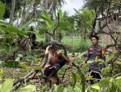 Bhabinkamtibmas Briptu A. Rivaldy Oktavian Sambangi Warga di Kebun, Ini yang Disampaikan