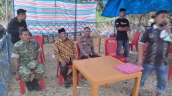 ‎Penutupan Lomba Layang-Layang di Desa Usa Berjalan Lancar, Bhabinkamtibmas Serahkan Hadiah kepada Para Pemenang