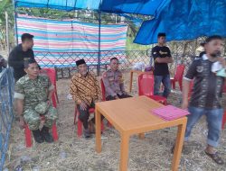 ‎Penutupan Lomba Layang-Layang di Desa Usa Berjalan Lancar, Bhabinkamtibmas Serahkan Hadiah kepada Para Pemenang