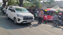 Kapolsek Ulaweng Pimpin Pengamanan dan Pengaturan Arus Lalu Lintas di Depan Pasar Tradisional Tacipi