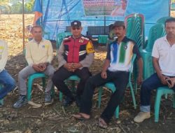 Hadiri Farm Field Day Sekolah Lapang Tematik, Bhabinkamtibmas Polsek Ulaweng Dukung Peningkatan Kapasitas Petani