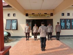 Kapolsek Ulaweng Sosialisasikan Tagline Polri “Salam Polisi, Polisi Bersama Masyarakat” di SPBU Akae