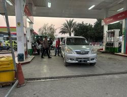 Polsek Dua Boccoe rutin Cek SPBU pastikan stok aman. ‎