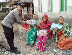 Jalin Kedekatan dengan Warga Binaan, Bhabinkamtibmas Polsek Cina Sambangi Warga Sambil Berbagi