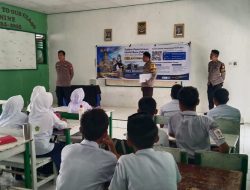 Sosialisasikan SPMB Kemala Taruna Bhayangkara Waka Polsek Ulaweng Sambangi MTs Al Mubarak Tacipi