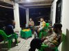 Gali Informasi AIPTU Irwan Bersama Personel Polsek Ulaweng Sambangi Warga Desa Teamalala